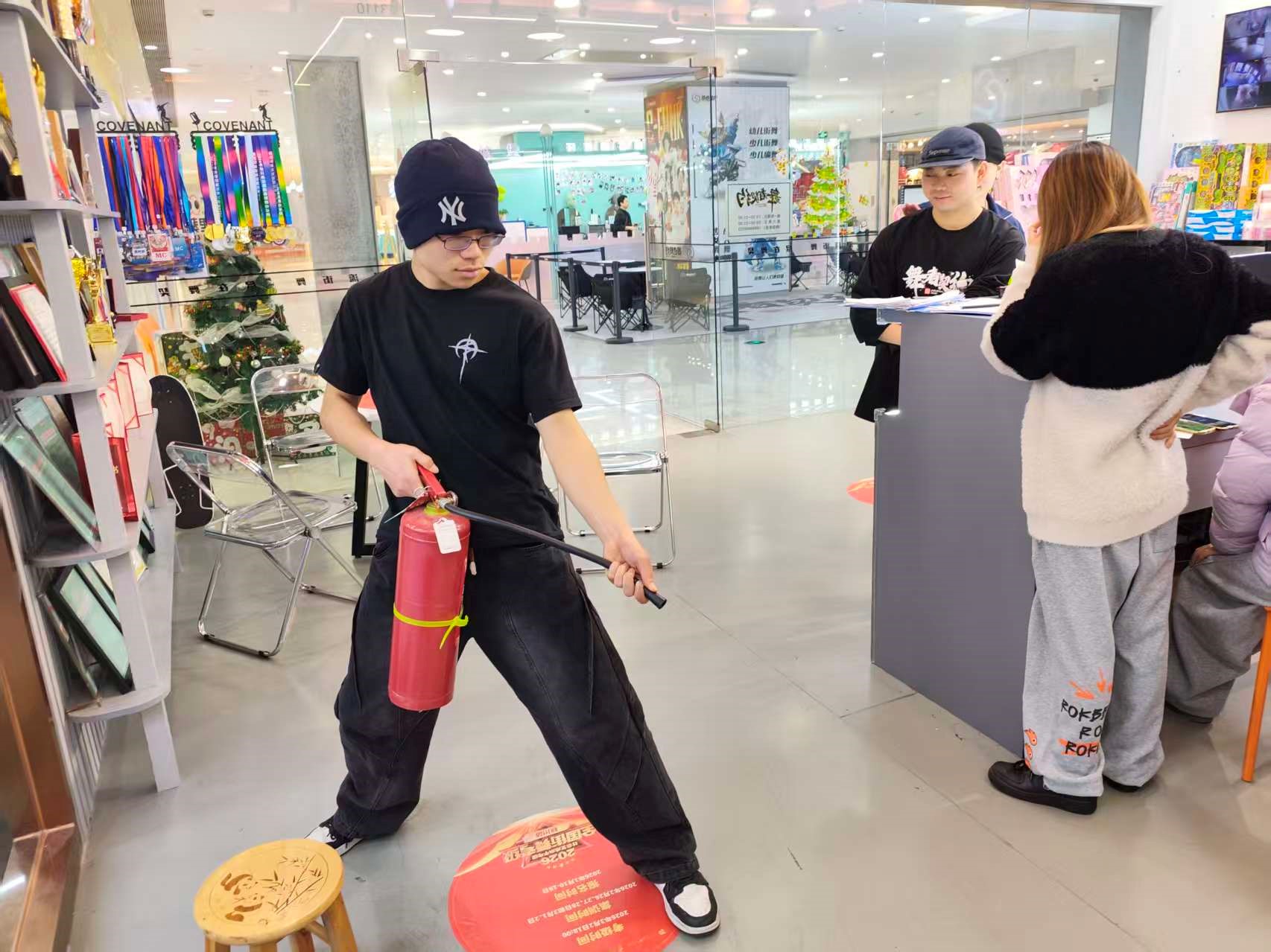 水晶城发展消防技术培训，筑牢安全防护网