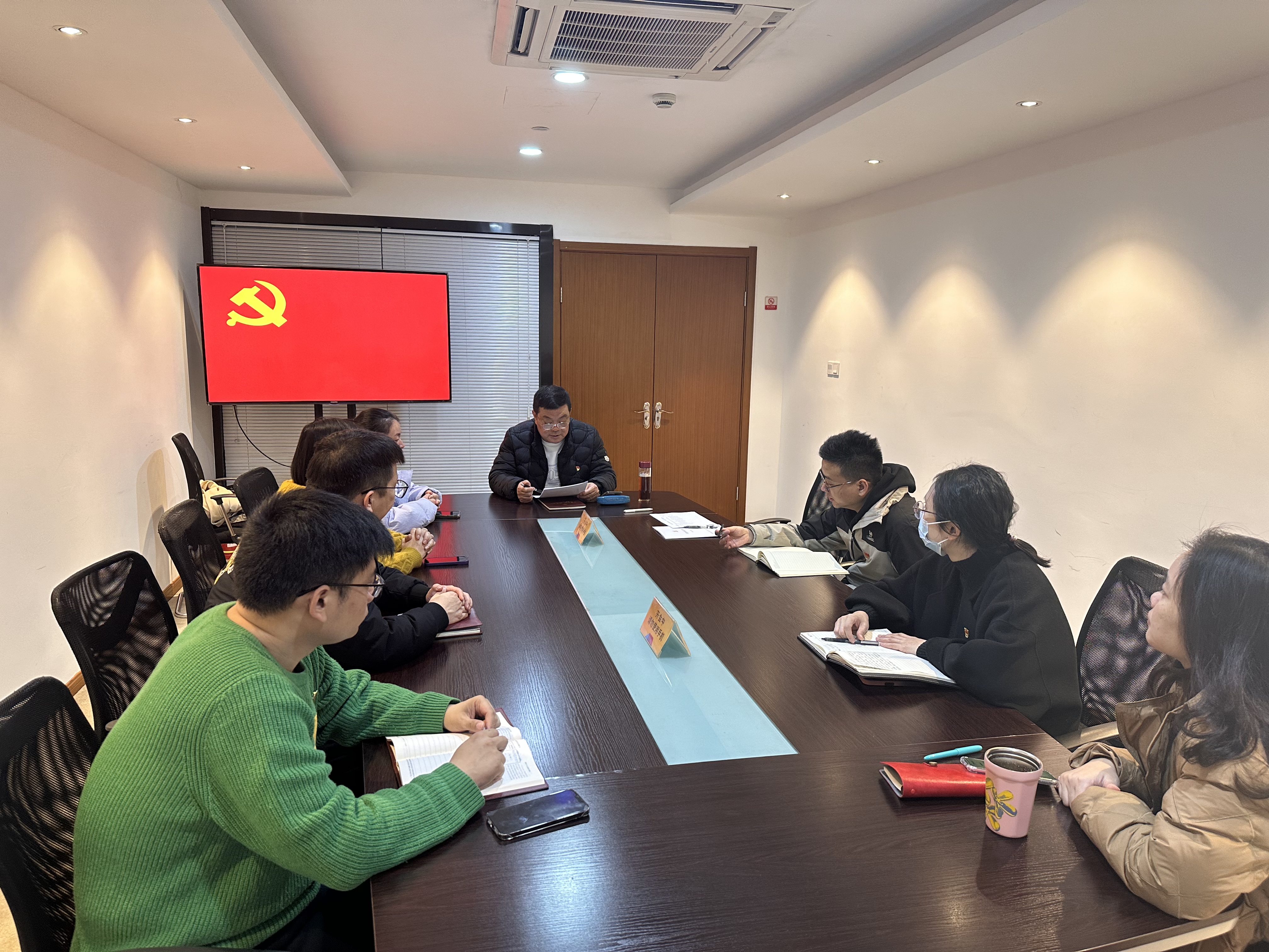 ˮ���ǵ�֧����չ1�µ�Ա�ι��˶�