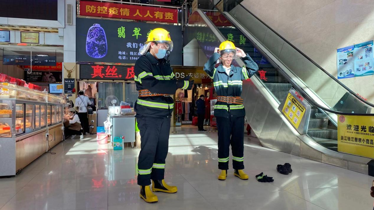  Ǯ���̳ǿ�չרְ����Ա����������ѵ����