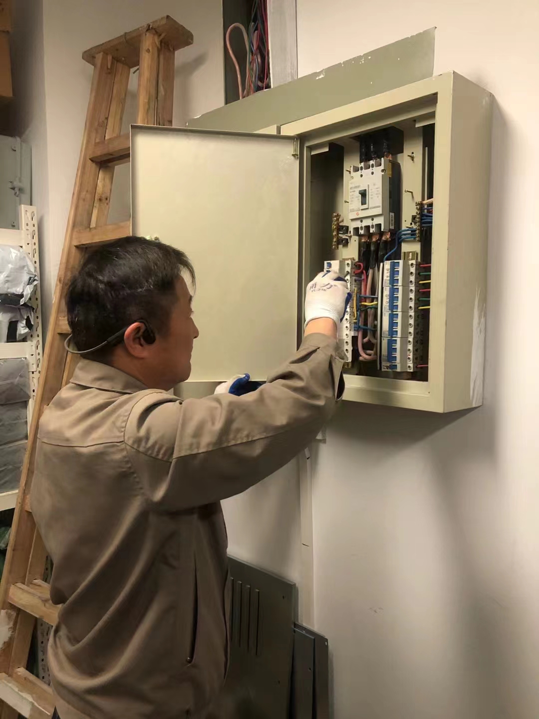 ���ϡ��ֵ�ͷ���Ų����ž��������İ������Ĵ�԰��չ��·�����Ų�����