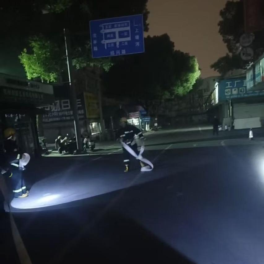 �������ǲ������г���ҹ����ͻ�����������˶�