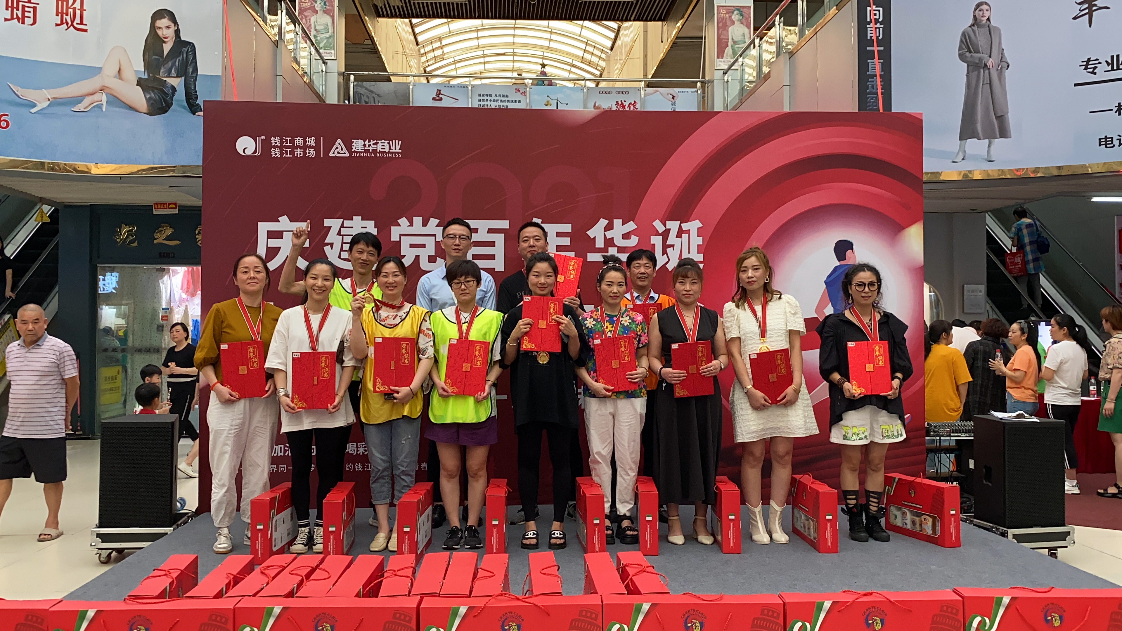 �������˶�������Ǯ���̳�Ȥζ��