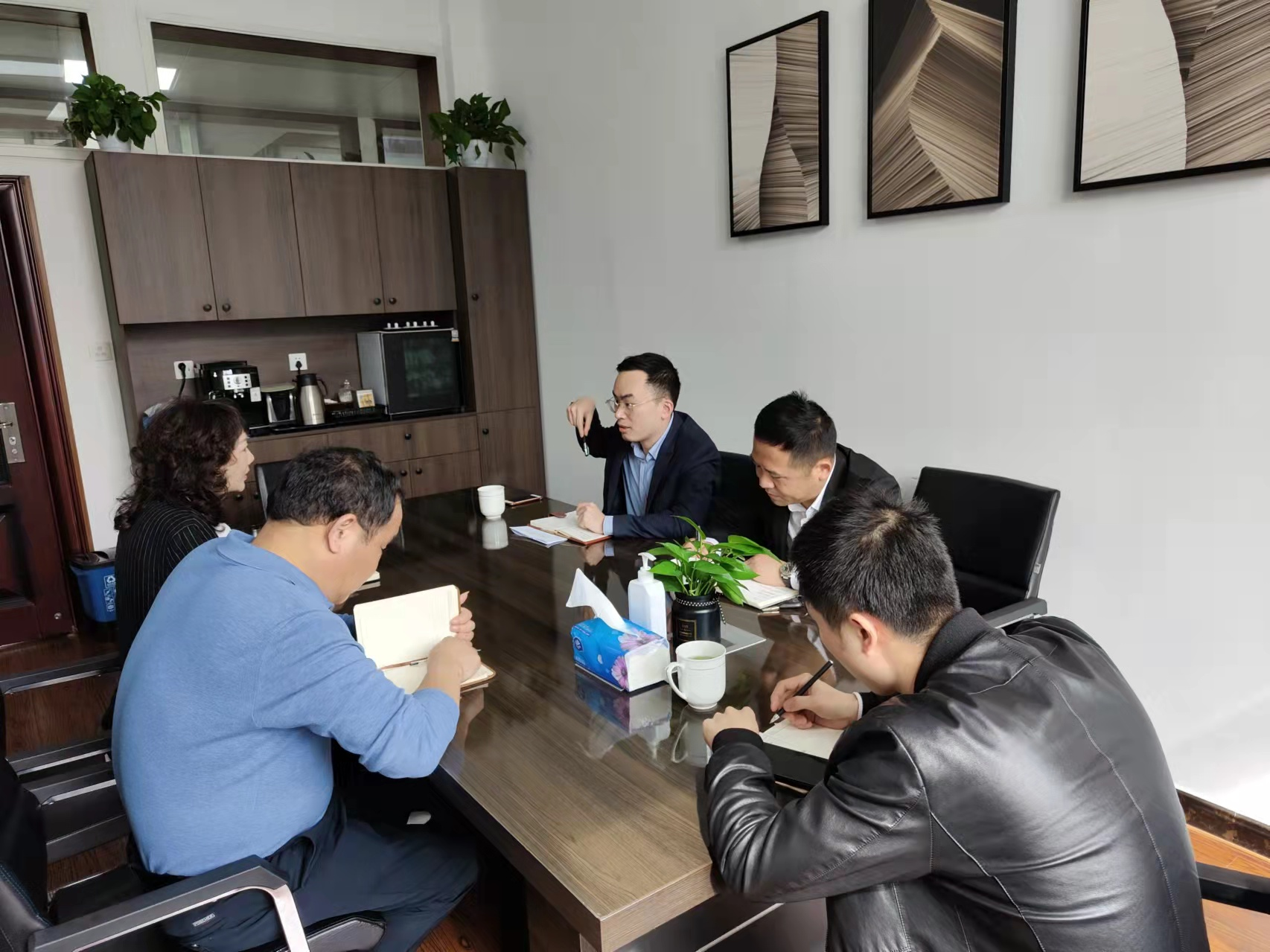 �����������쵼ݰ��԰������