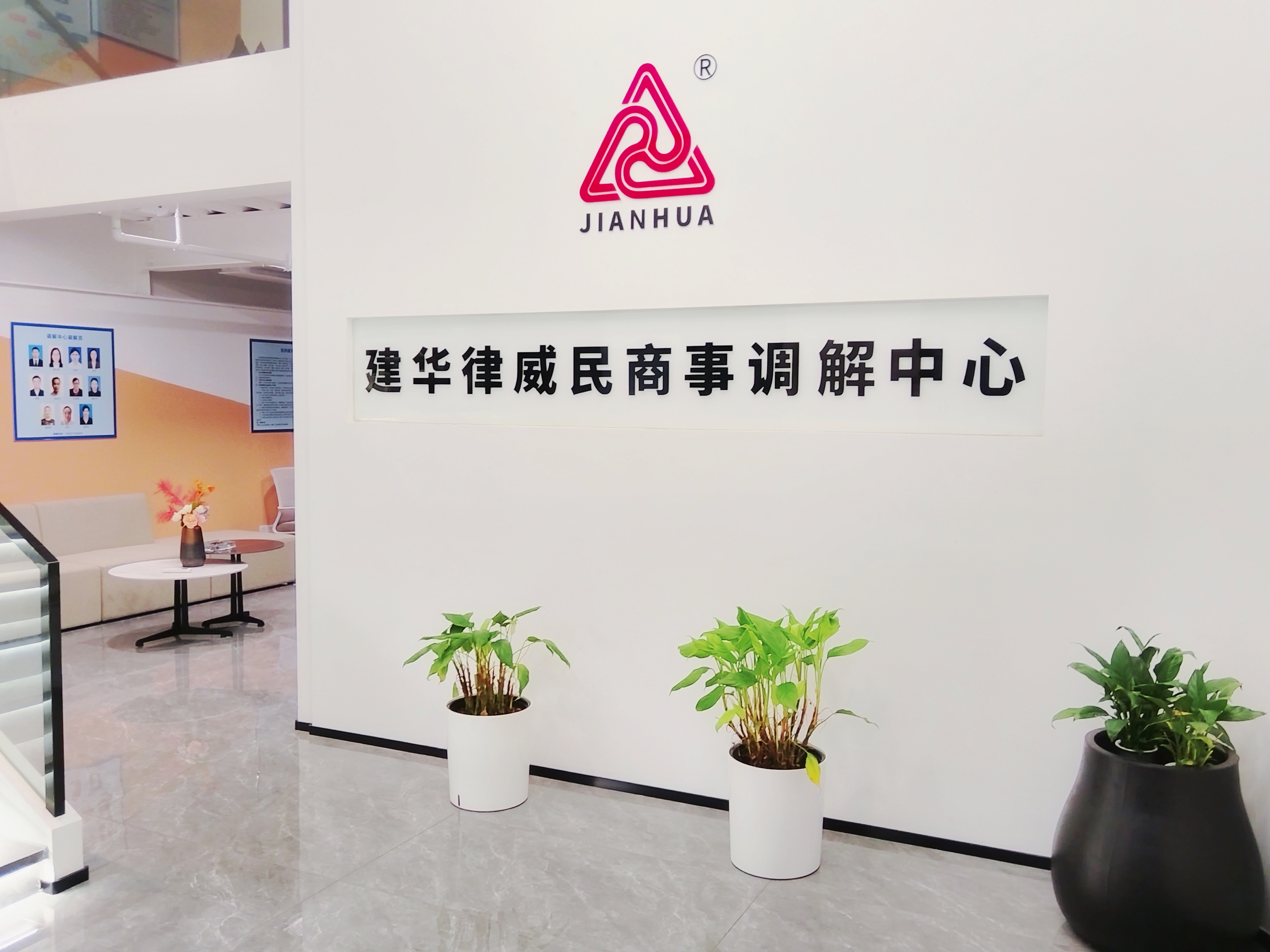 �������������齨����������һר�������Ŷ�