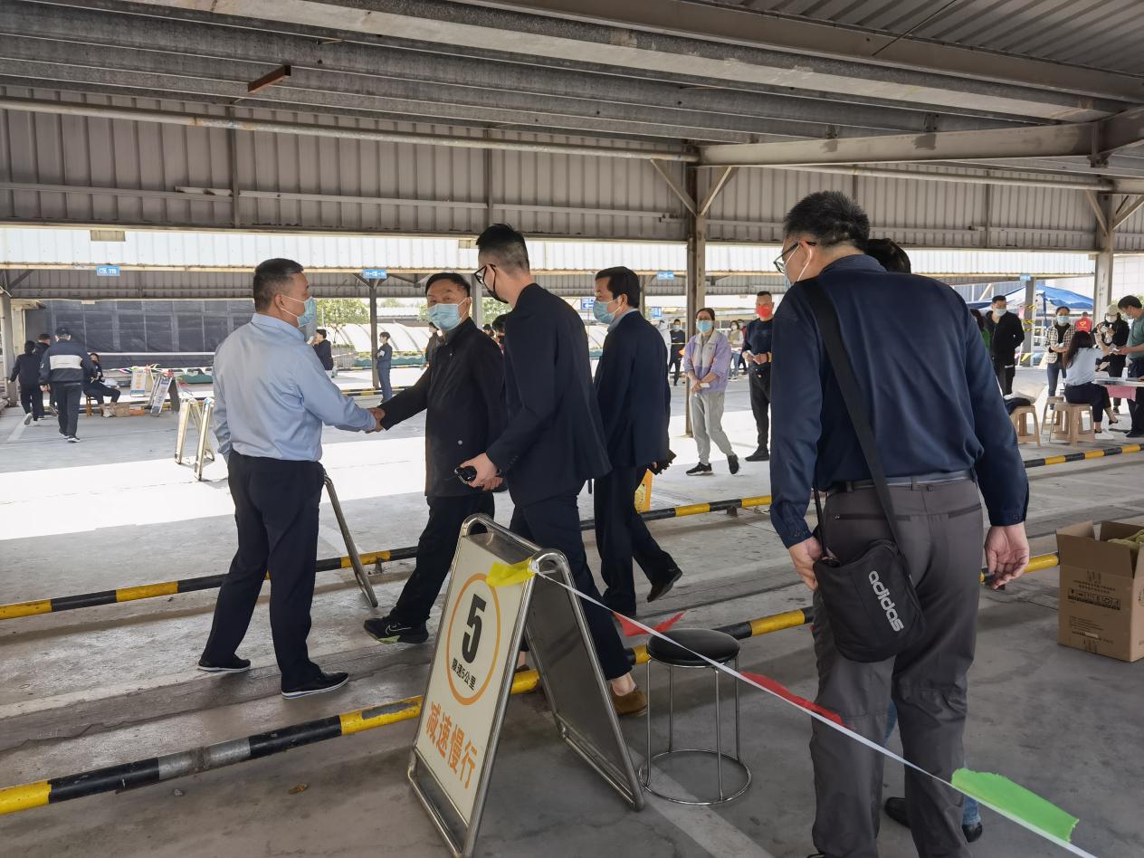 ���˴�ί�｣��һ���쵼ݰ��Ǯ���̳�