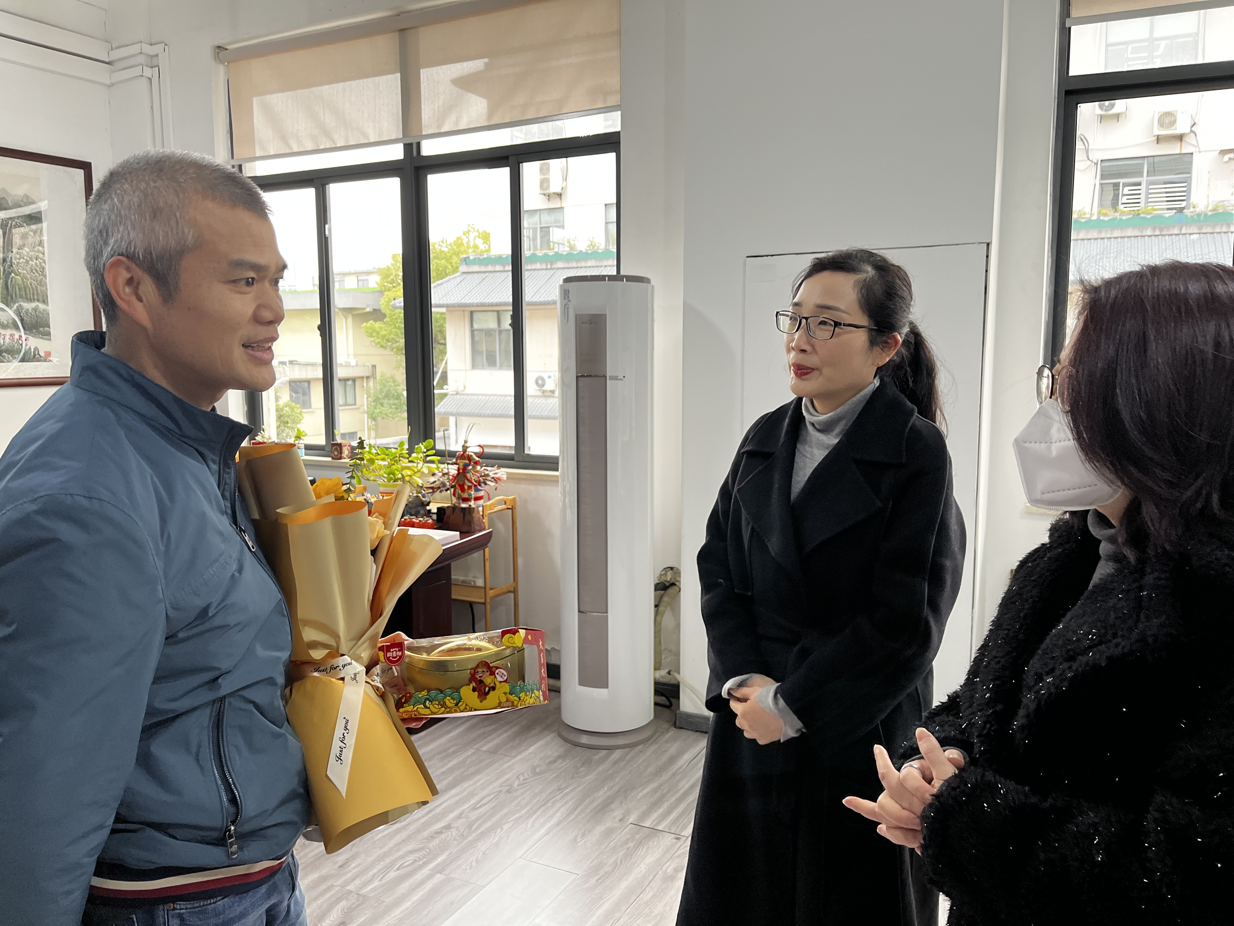 �������ҵ����ϥ�����������������ǲ������Ĵ����ſ�չ�´���ҵ�߷��˶�