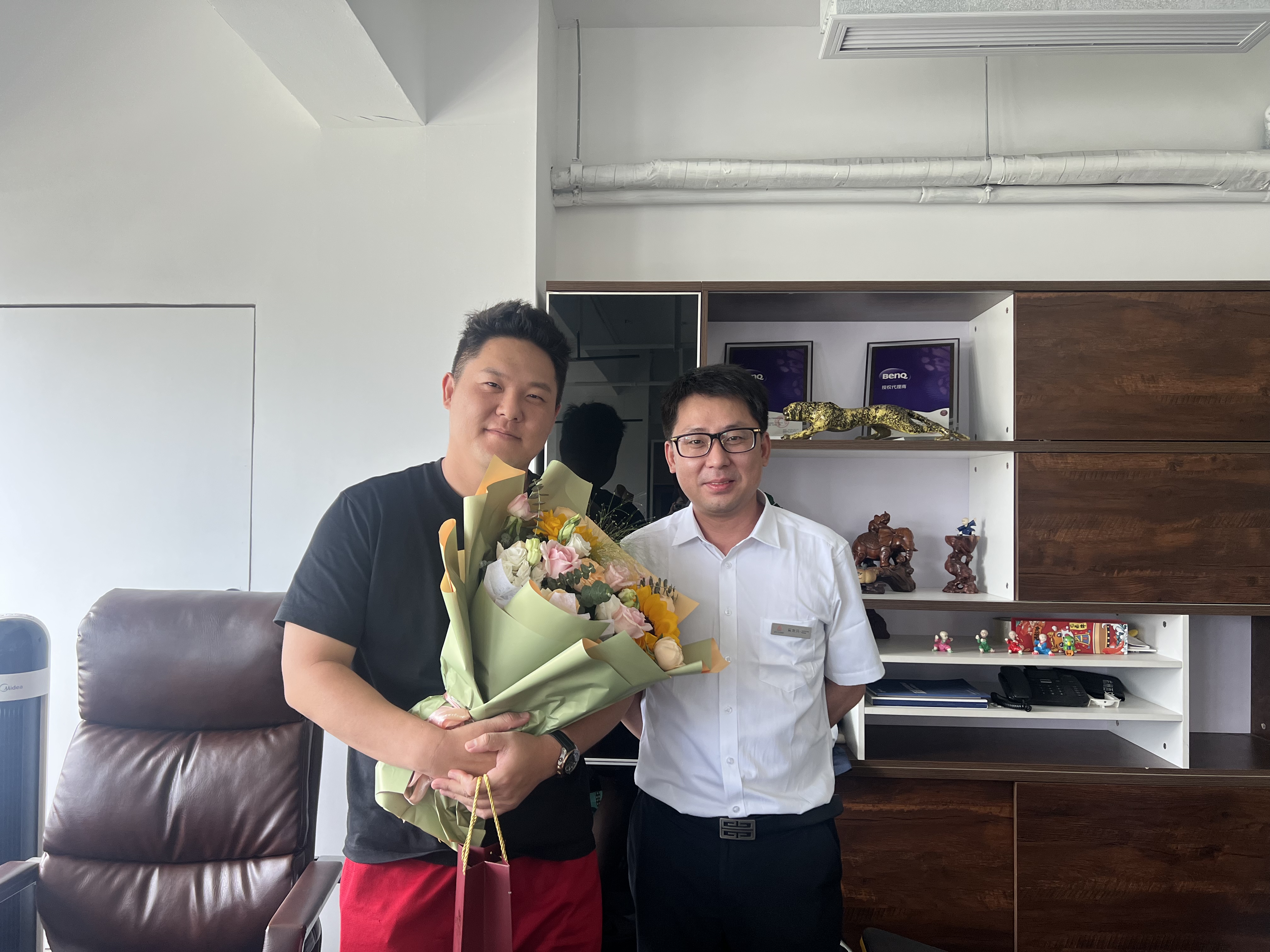 �����߷���ף�� ����Ч��ů����