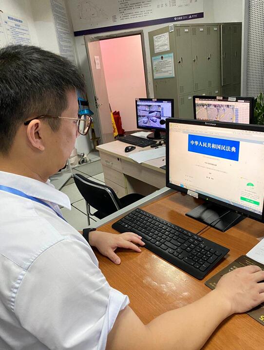 ˮ���ǿ�չ8�µ�Ա�ι����⵳���˶�